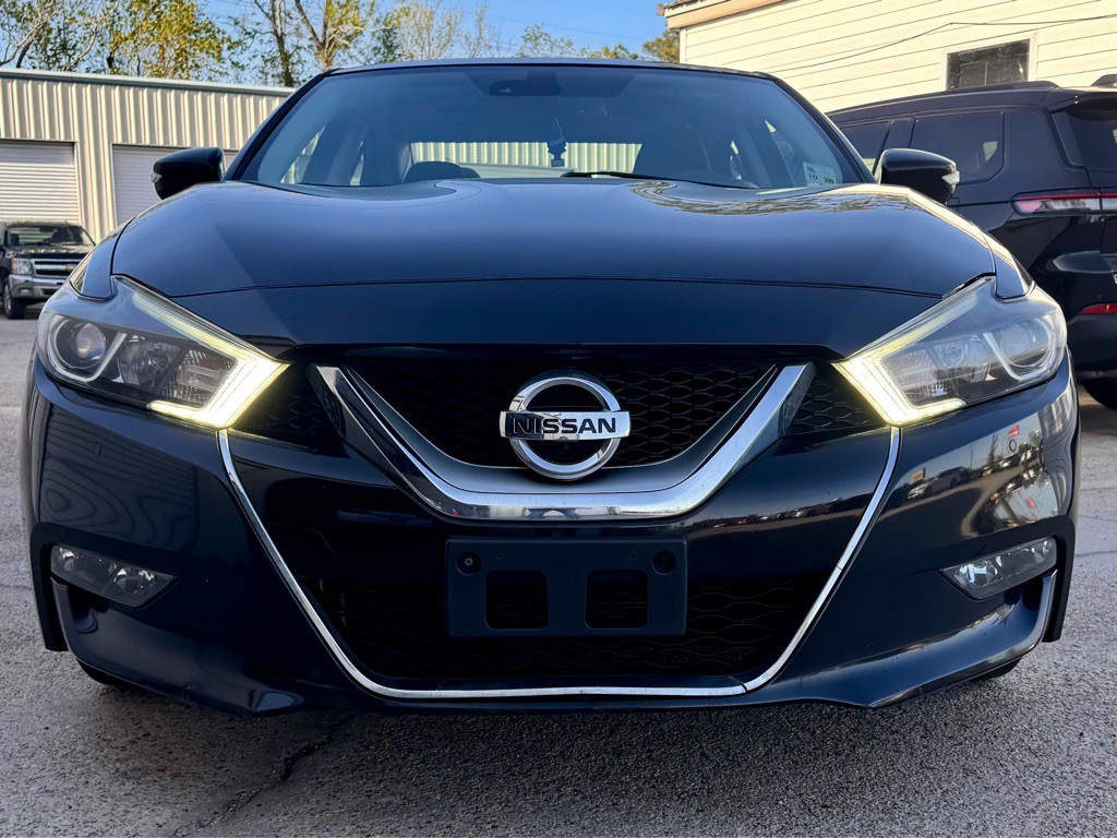 2017 Nissan Maxima Image 2