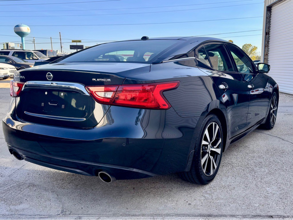 2017 Nissan Maxima Image 5