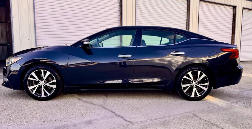 2017 Nissan Maxima Image 8