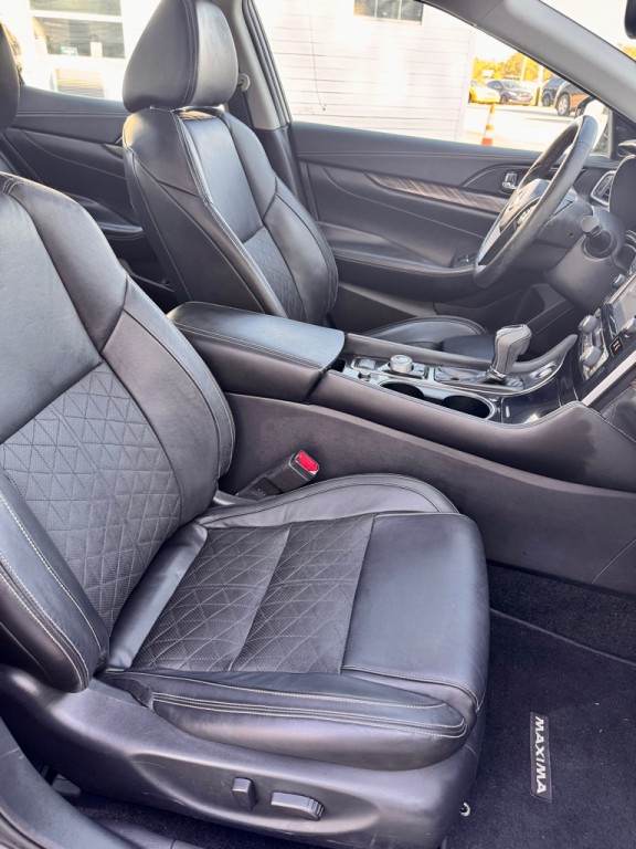 2017 Nissan Maxima Image 13