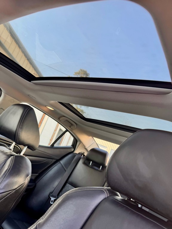 2017 Nissan Maxima Image 15