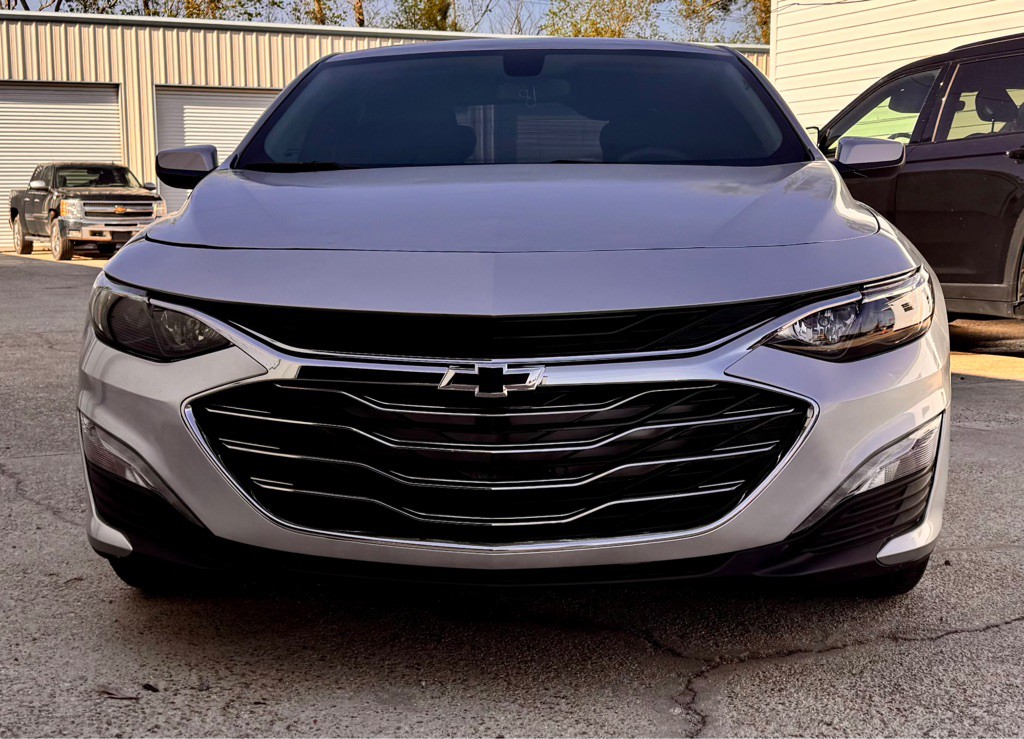 2020 Chevrolet Malibu Image 2