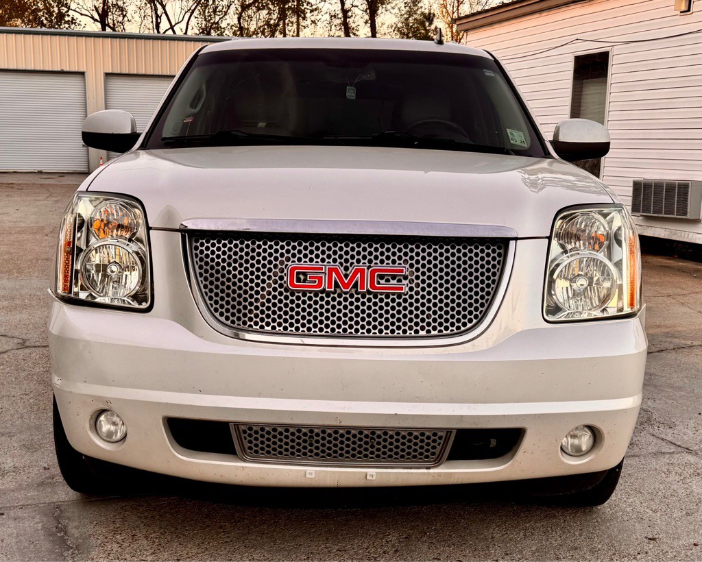 2013 GMC Yukon Image 2