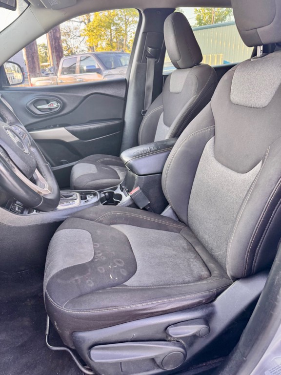 2017 Jeep Cherokee Image 11