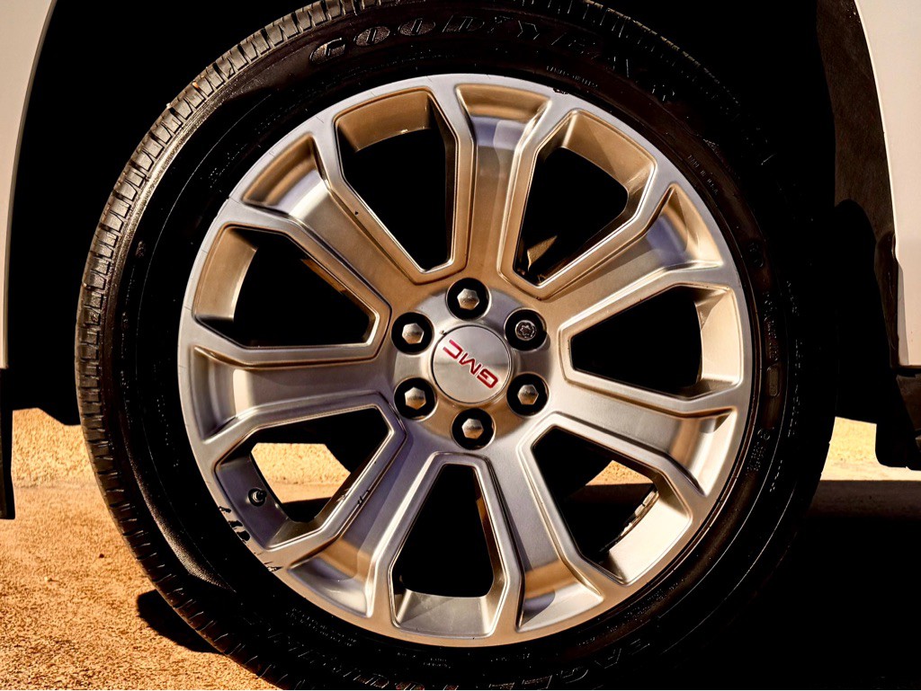 2018 GMC Yukon Image 9