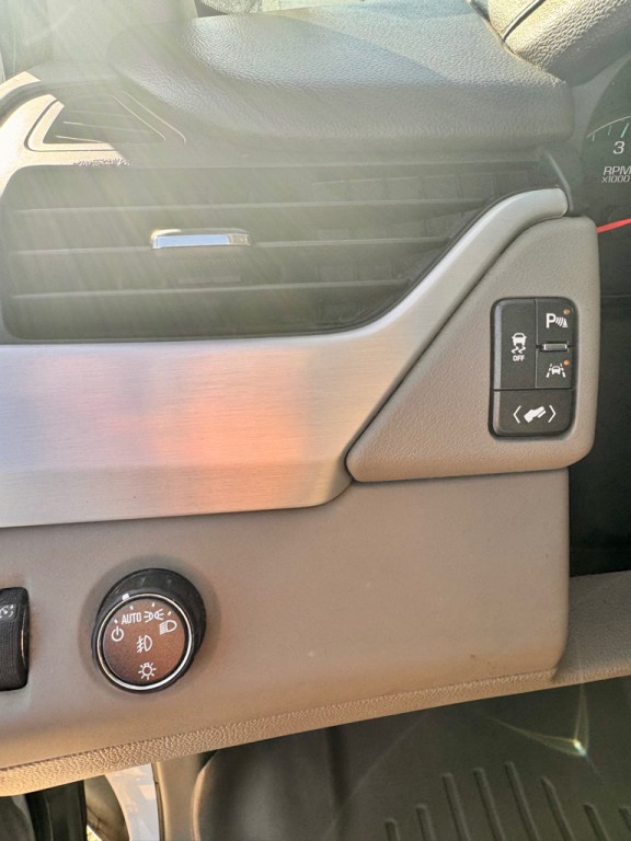 2018 GMC Yukon Image 16