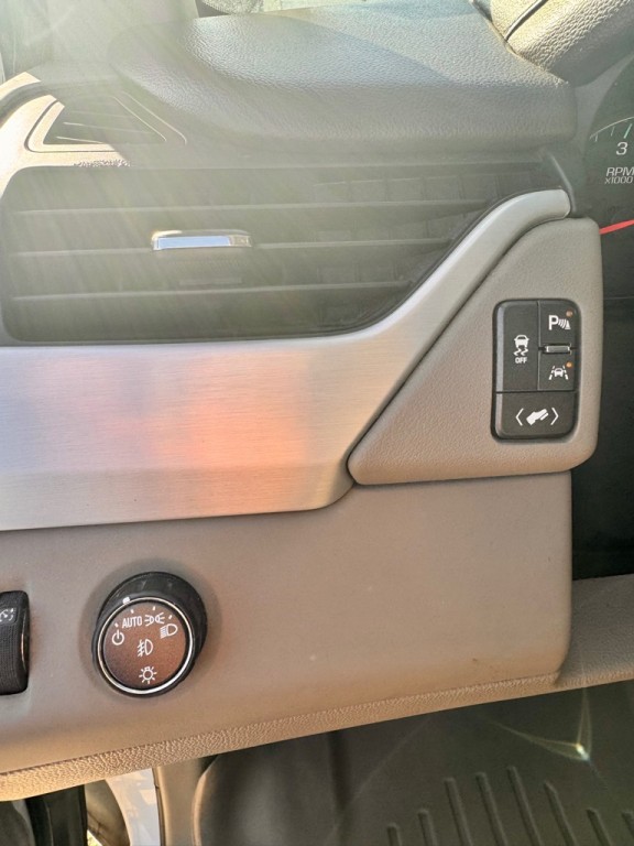 2018 GMC Yukon Image 16