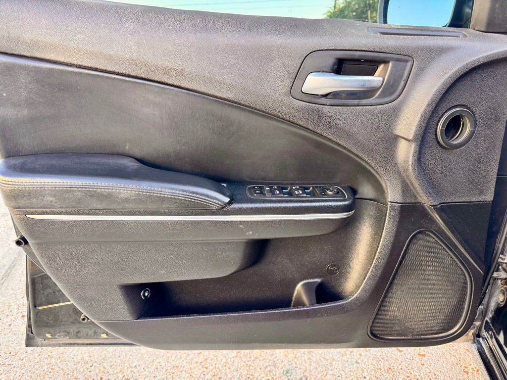 2016 Dodge Charger Image 10