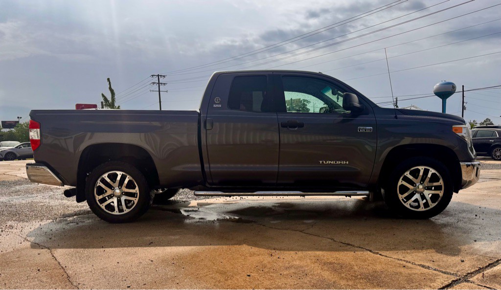 2017 Toyota Tundra Image 4
