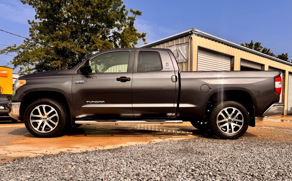 2017 Toyota Tundra Image 8