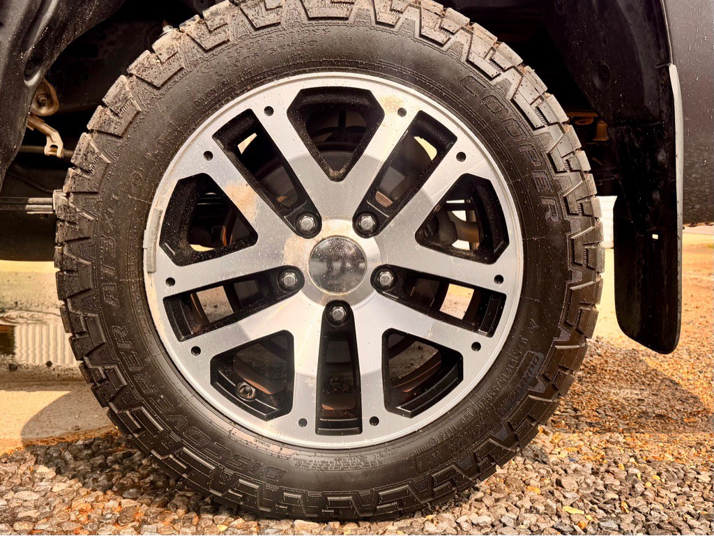 2017 Toyota Tundra Image 9