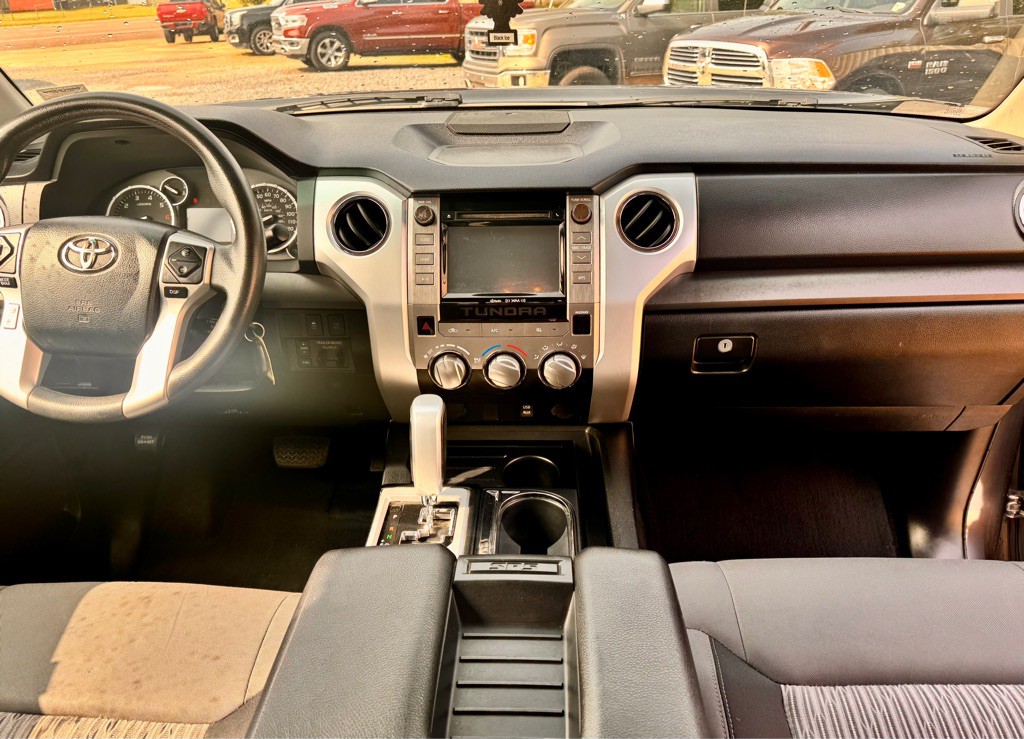 2017 Toyota Tundra Image 12