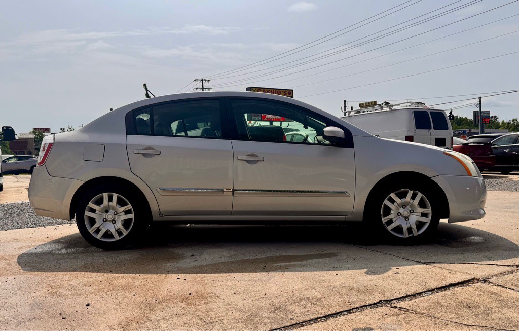 2010 Nissan Sentra Image 4