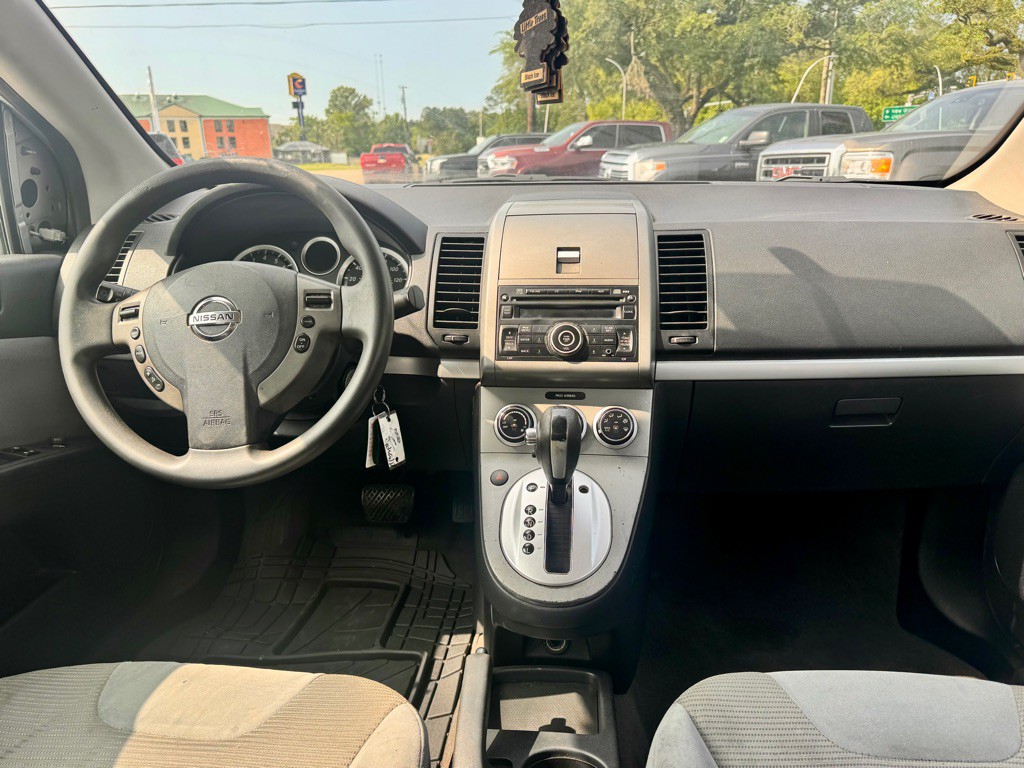 2010 Nissan Sentra Image 12