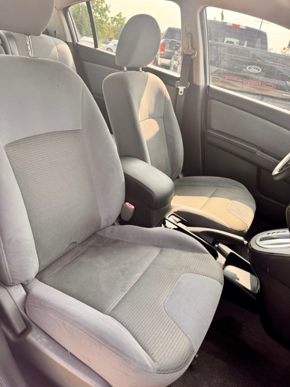 2010 Nissan Sentra Image 13