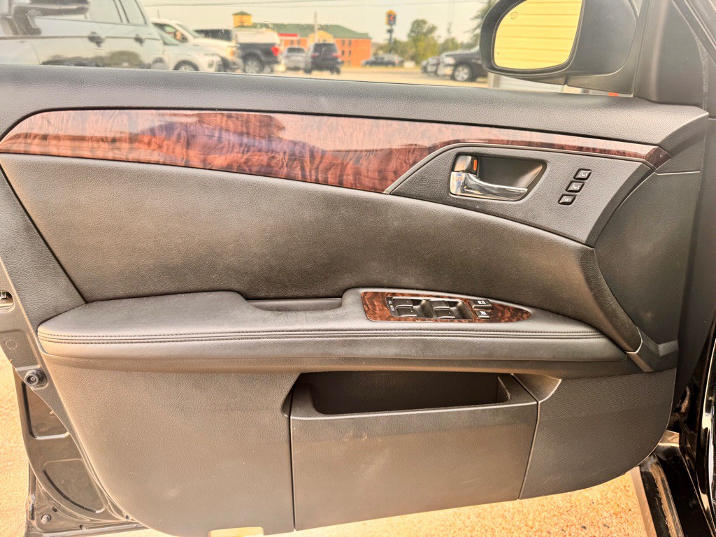 2011 Toyota Avalon Image 10
