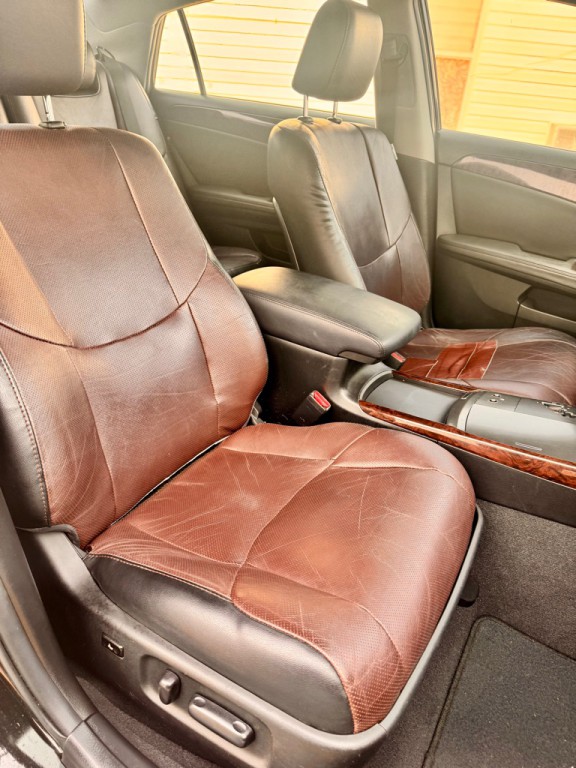 2011 Toyota Avalon Image 13