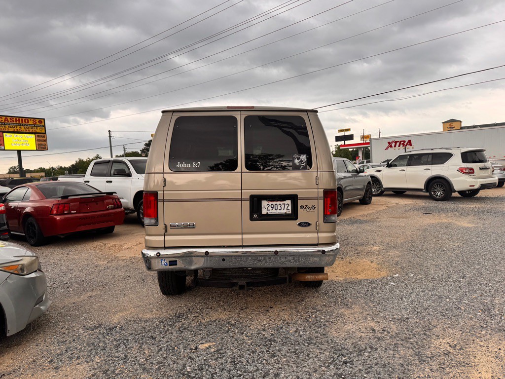 2007 Ford Econoline Image 6