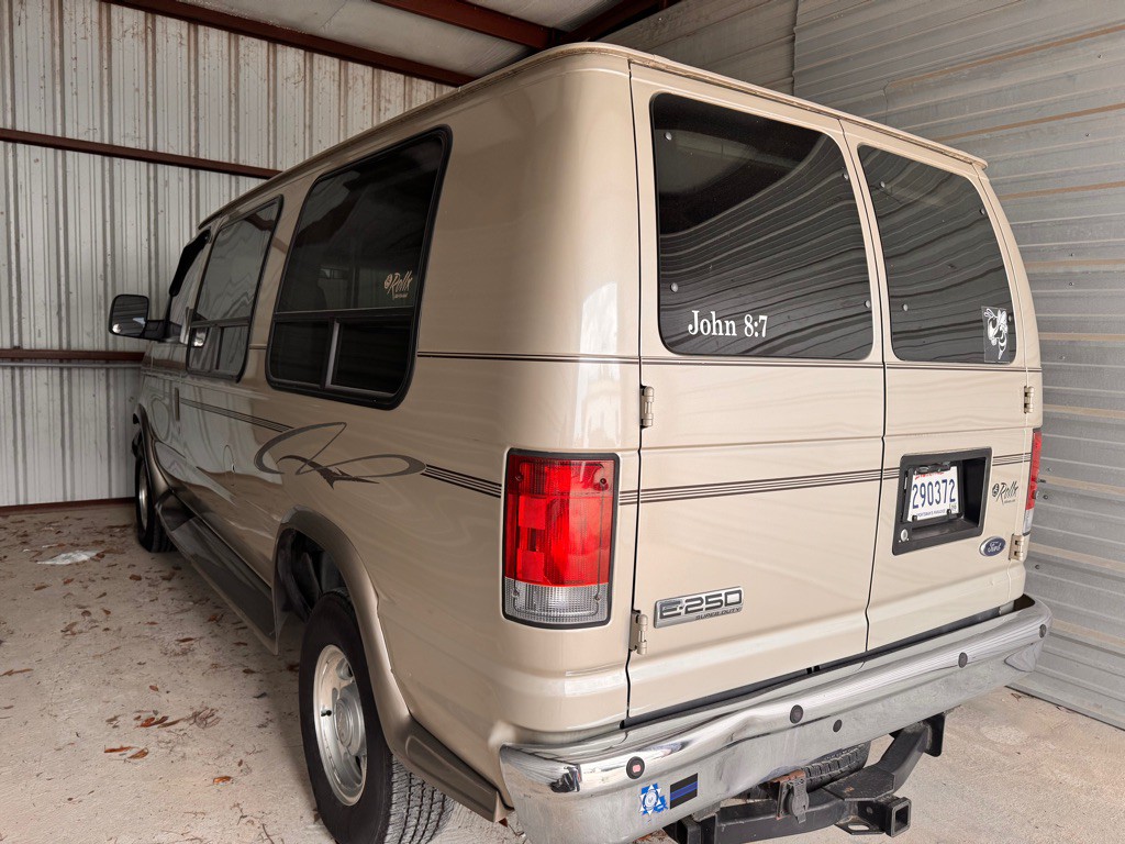 2007 Ford Econoline Image 7