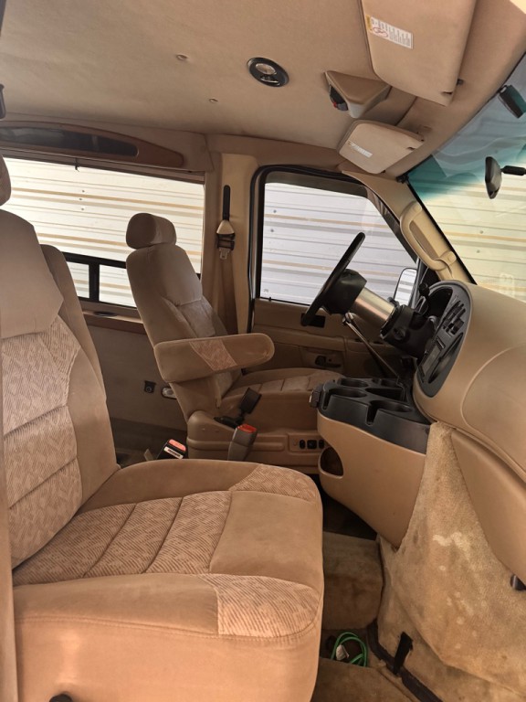 2007 Ford Econoline Image 11