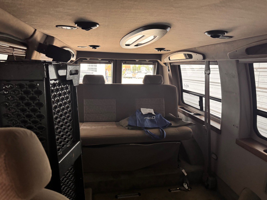 2007 Ford Econoline Image 16