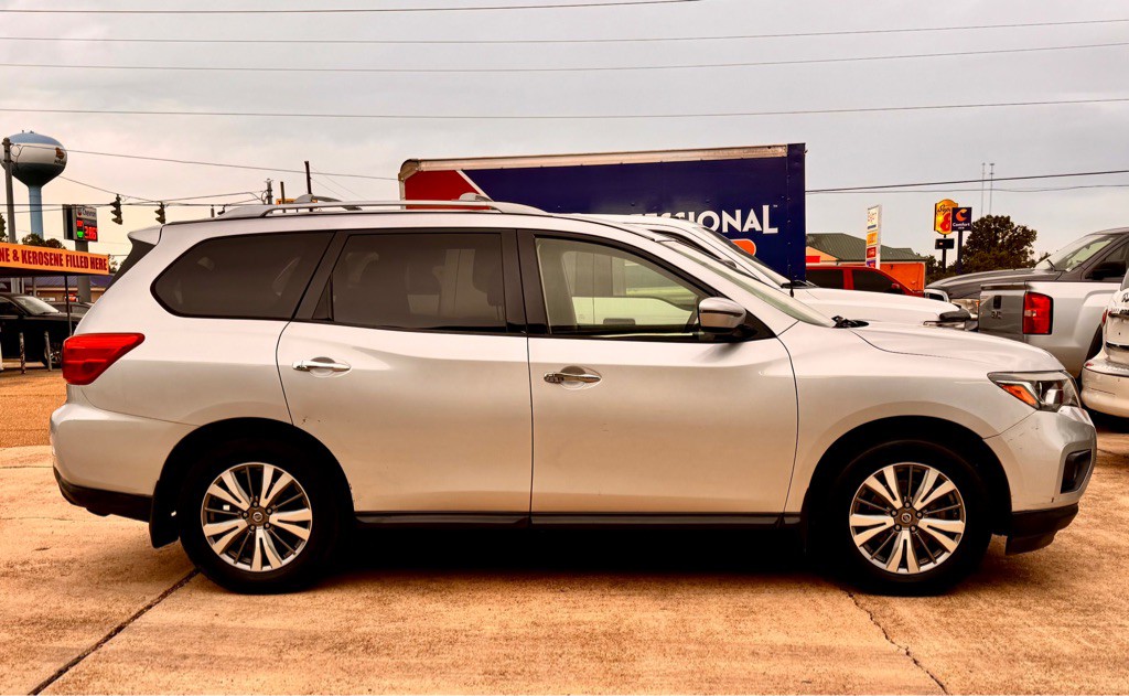 2020 Nissan Pathfinder Image 3