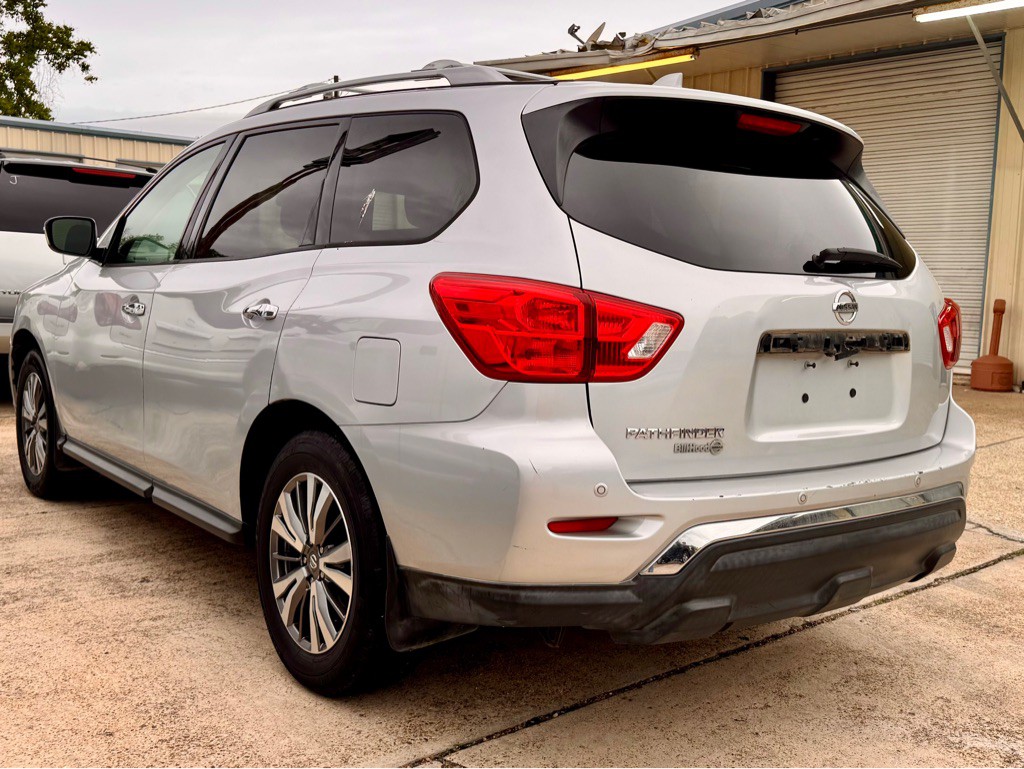 2020 Nissan Pathfinder Image 5