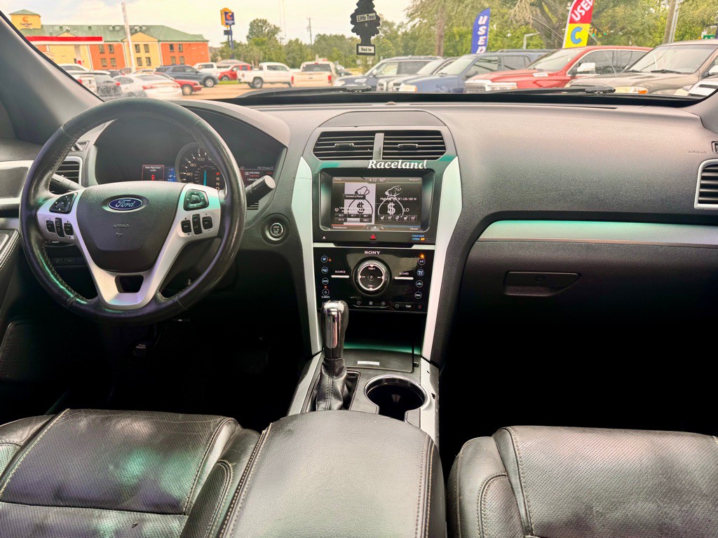 2015 Ford Explorer Image 12