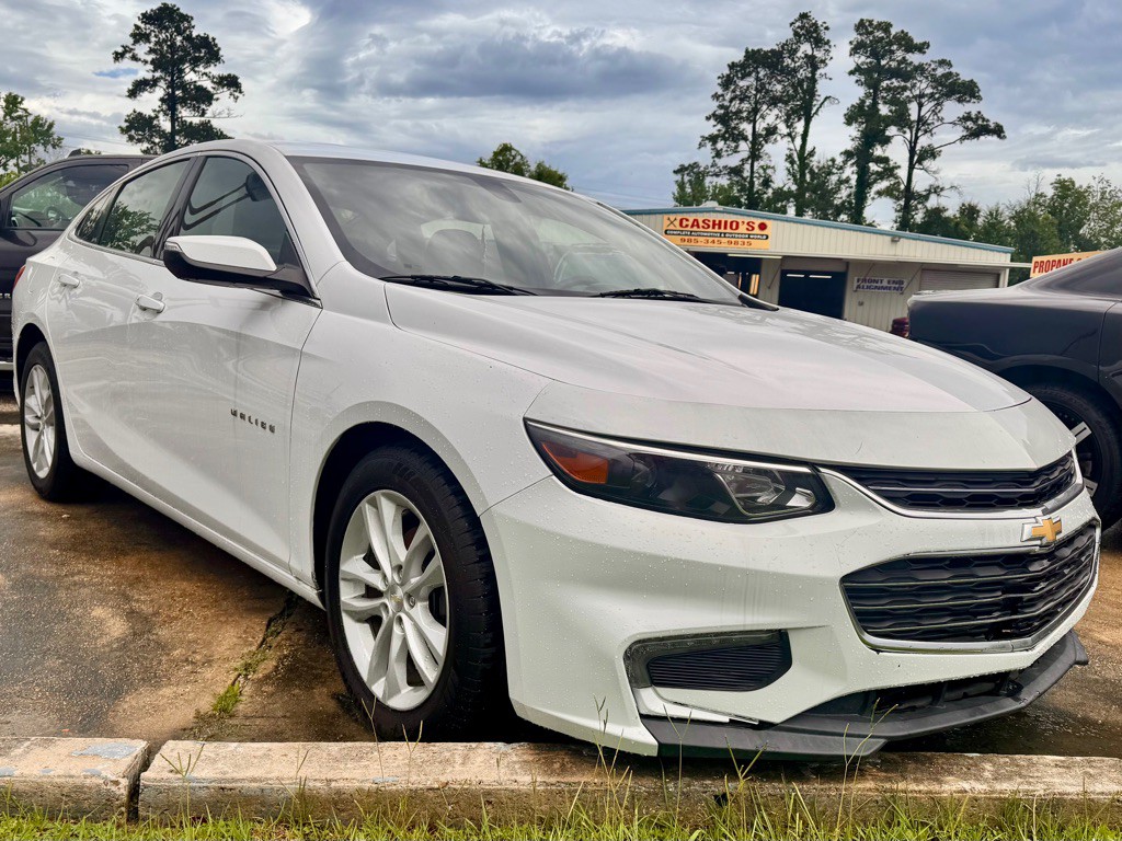 2018 Chevrolet Malibu Image 2