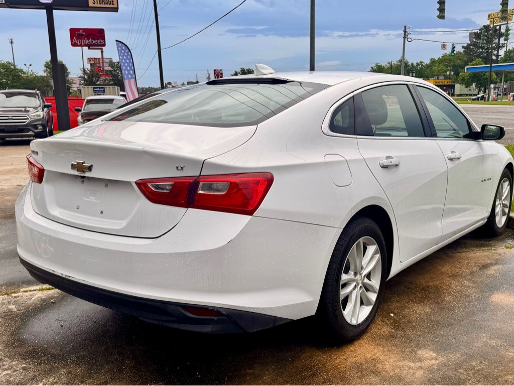 2018 Chevrolet Malibu Image 3