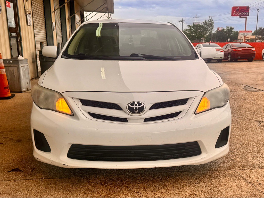 2013 Toyota Corolla Image 2