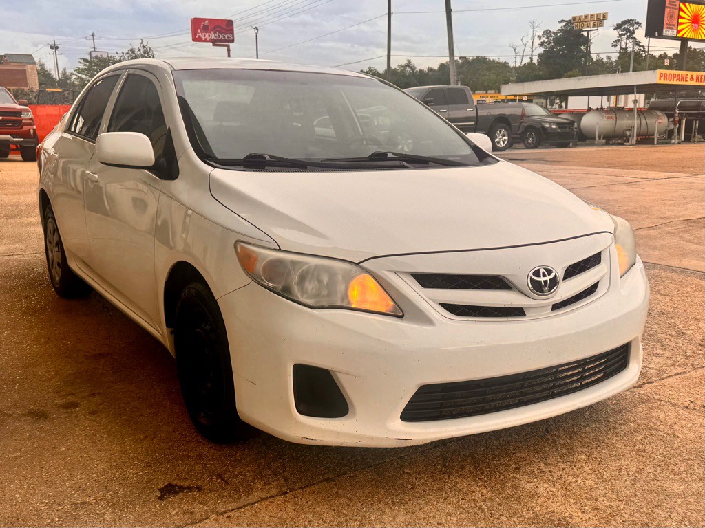 2013 Toyota Corolla Image 3