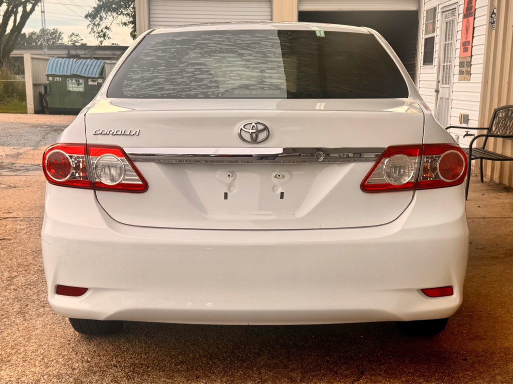 2013 Toyota Corolla Image 5
