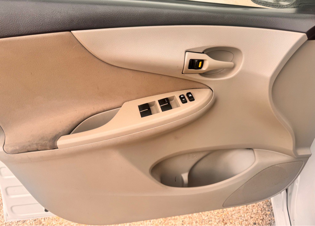 2013 Toyota Corolla Image 7