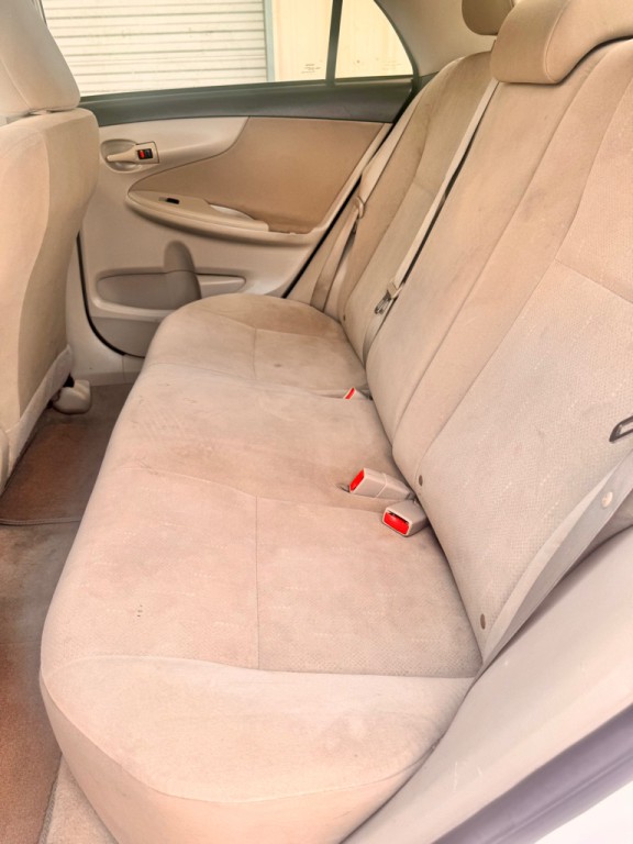 2013 Toyota Corolla Image 9