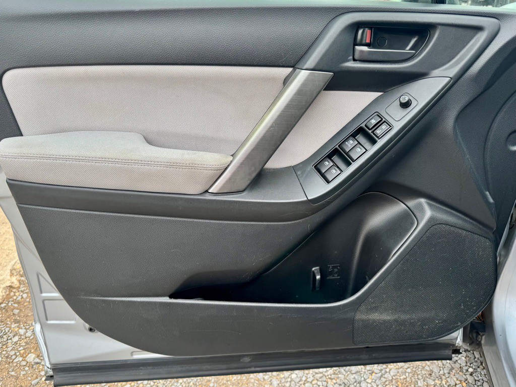 2014 Subaru Forester Image 10