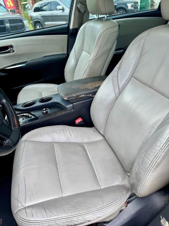 2014 Toyota Avalon Image 11