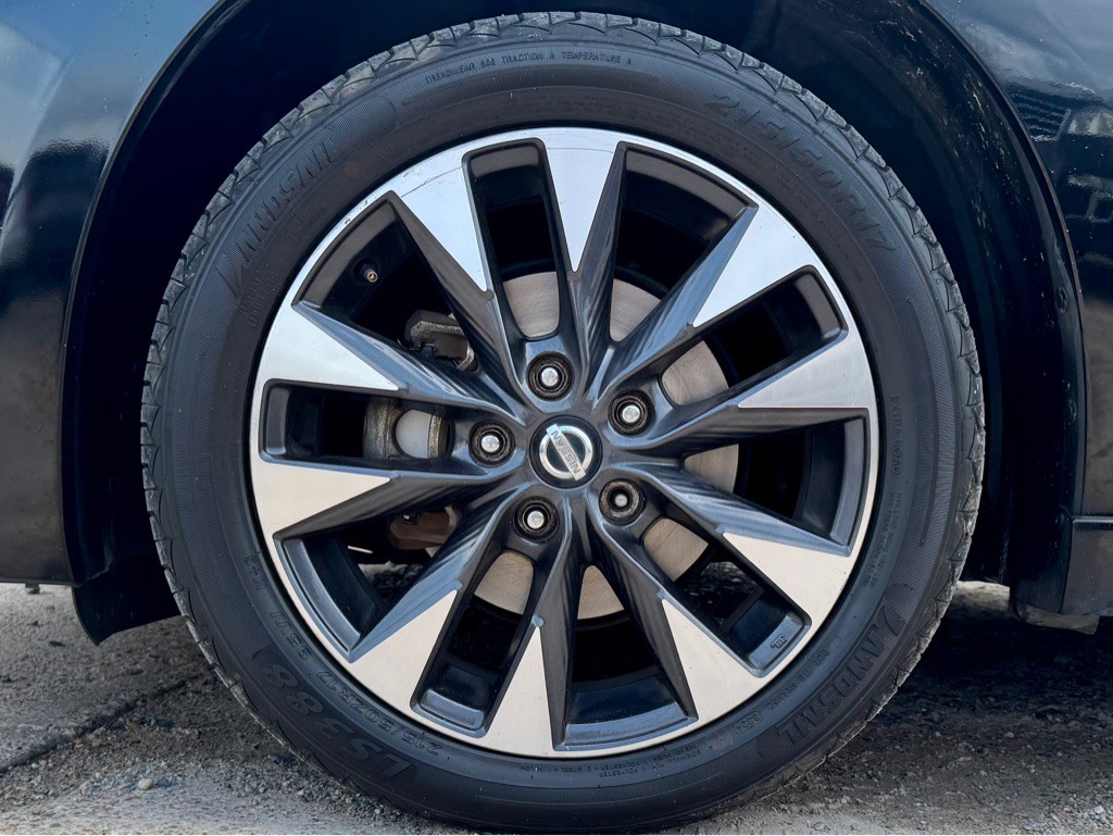 2017 Nissan Sentra Image 9