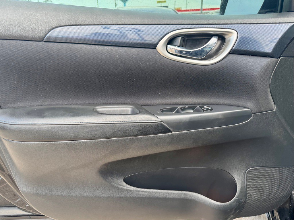2017 Nissan Sentra Image 10