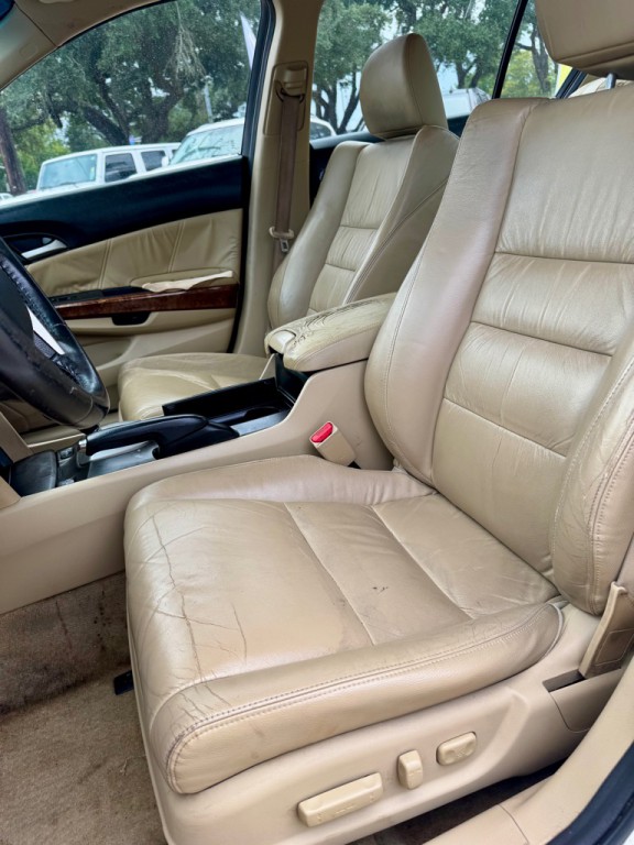 2011 Honda Accord Image 11