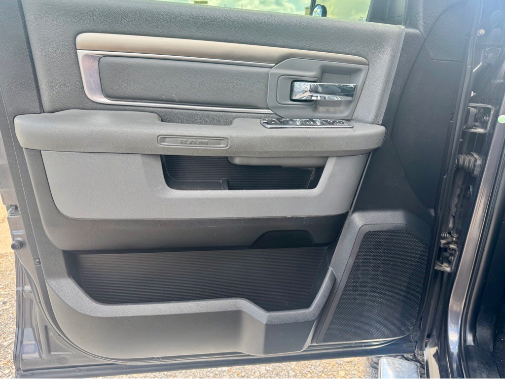 2016 RAM 1500 Image 10