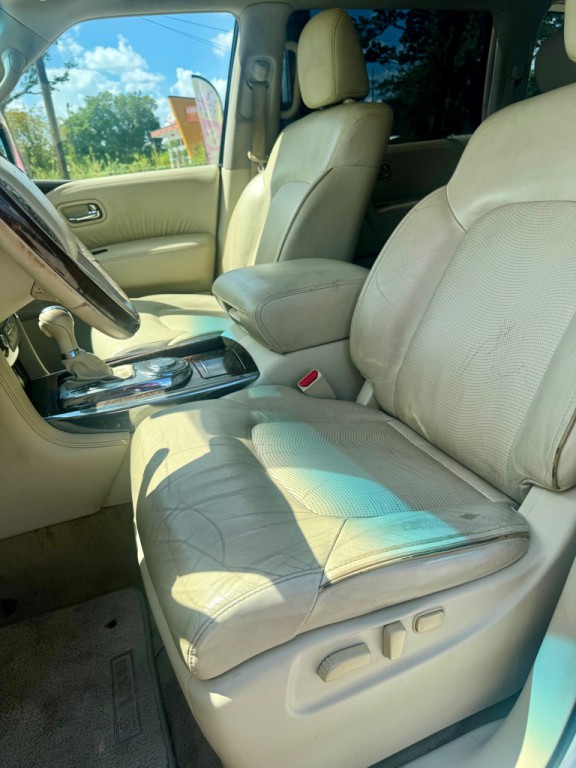 2016 INFINITI QX80 Image 11