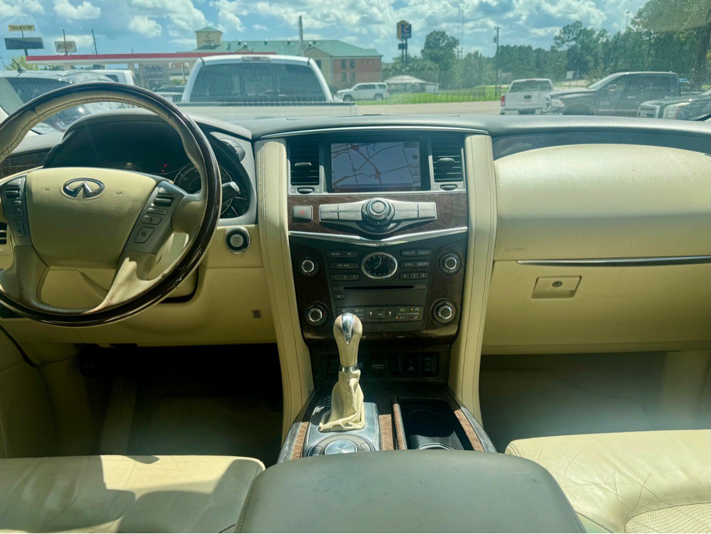 2016 INFINITI QX80 Image 12