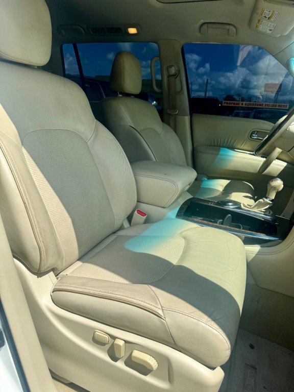 2016 INFINITI QX80 Image 13