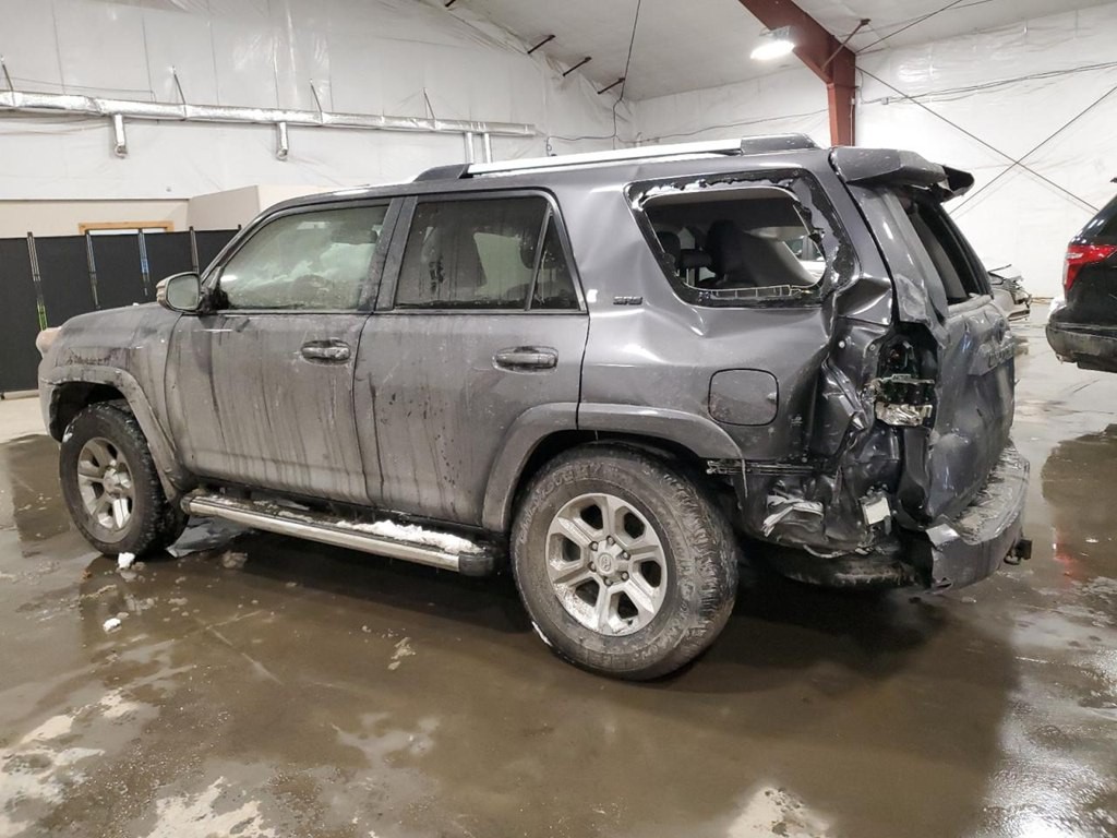 2022 Toyota 4Runner Image 2