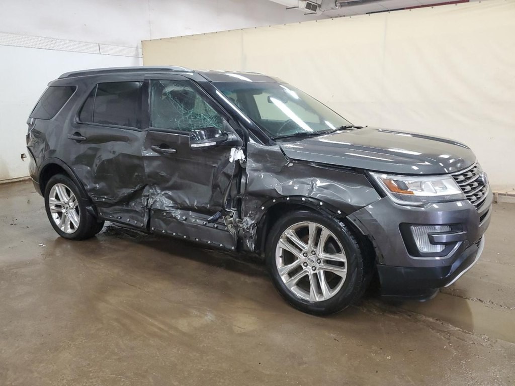 2016 Ford Explorer Image 4
