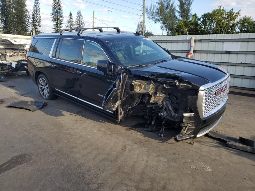 2021 GMC Yukon Image 4