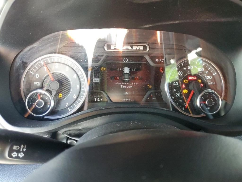 2025 RAM 1500 Image 9