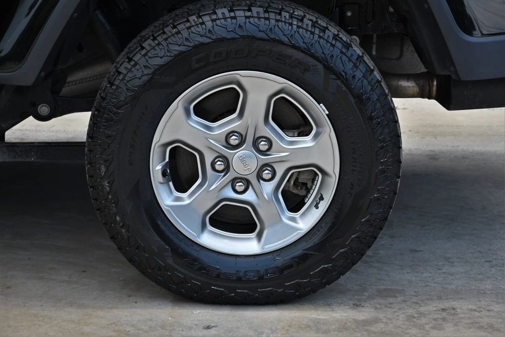 2021 Jeep Gladiator Image 11