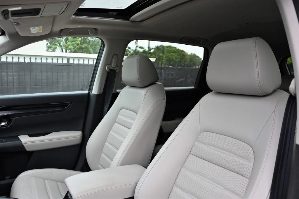 2025 Honda CR-V Image 1